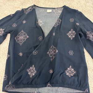 O’Neill top. Size L